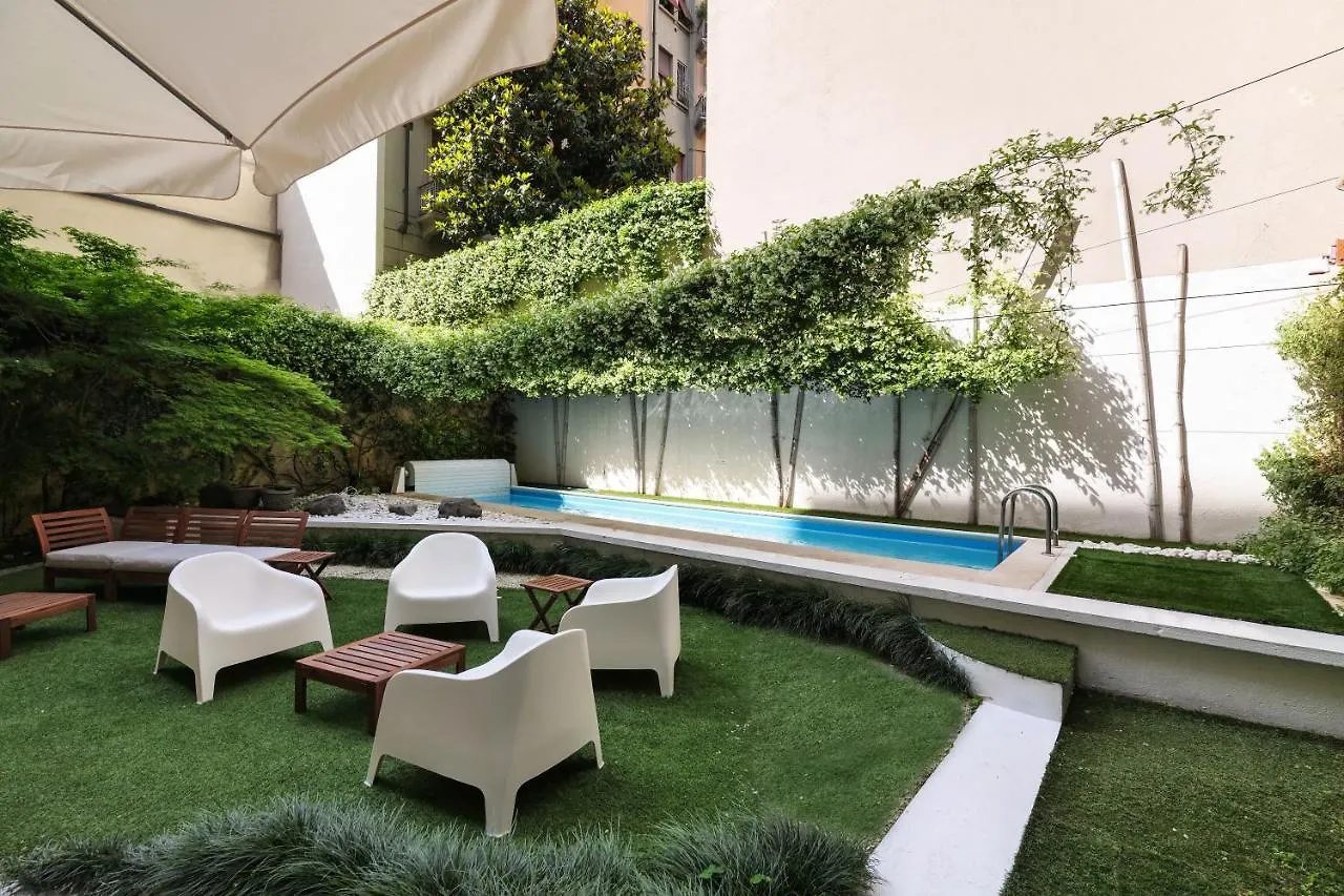 Prestige Boutique Homes - Garden & Pools kontakt