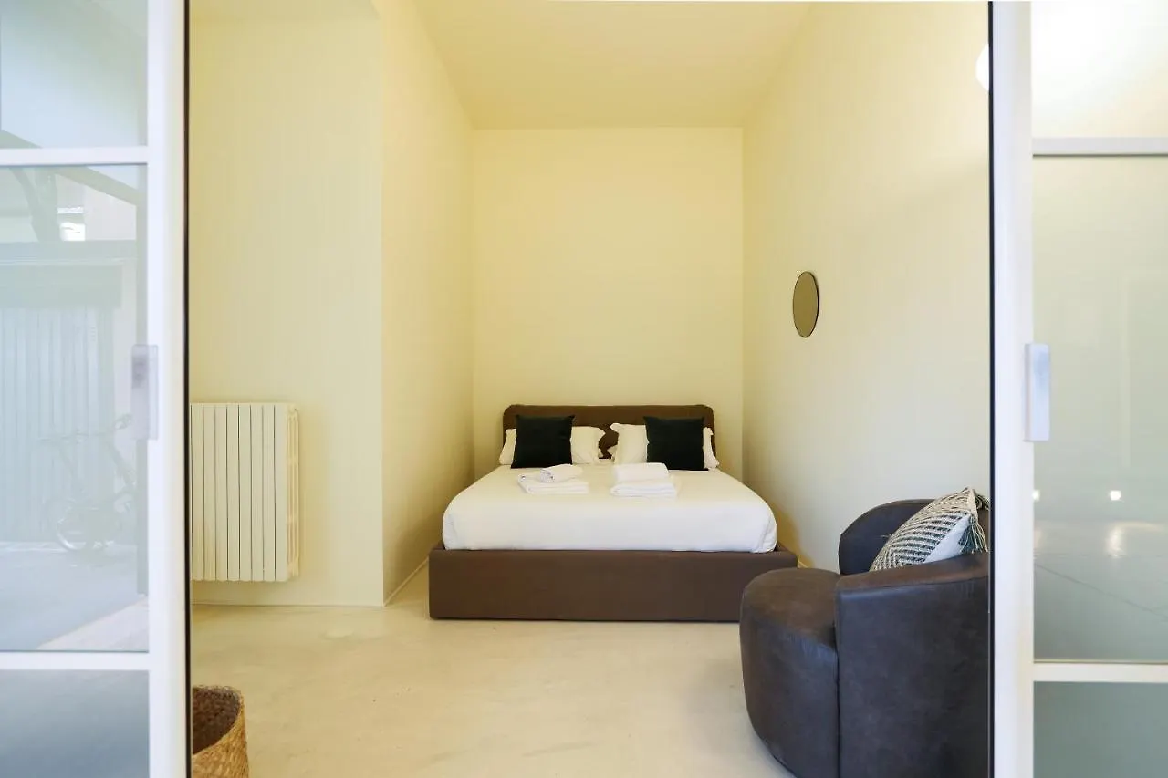 Lägenhet Prestige Boutique Homes - Garden & Pool Milano Italien